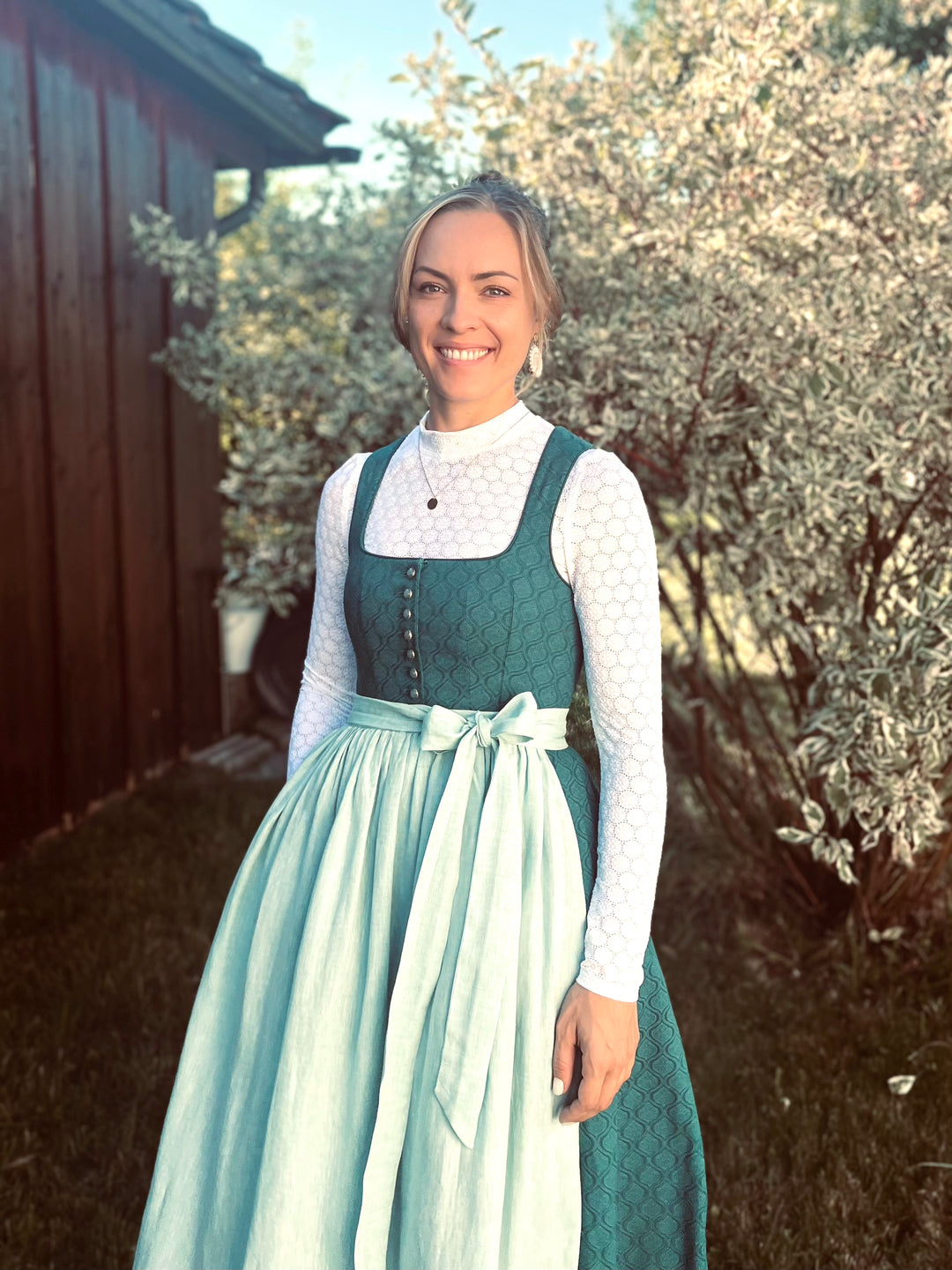Dirndlbluse LISA