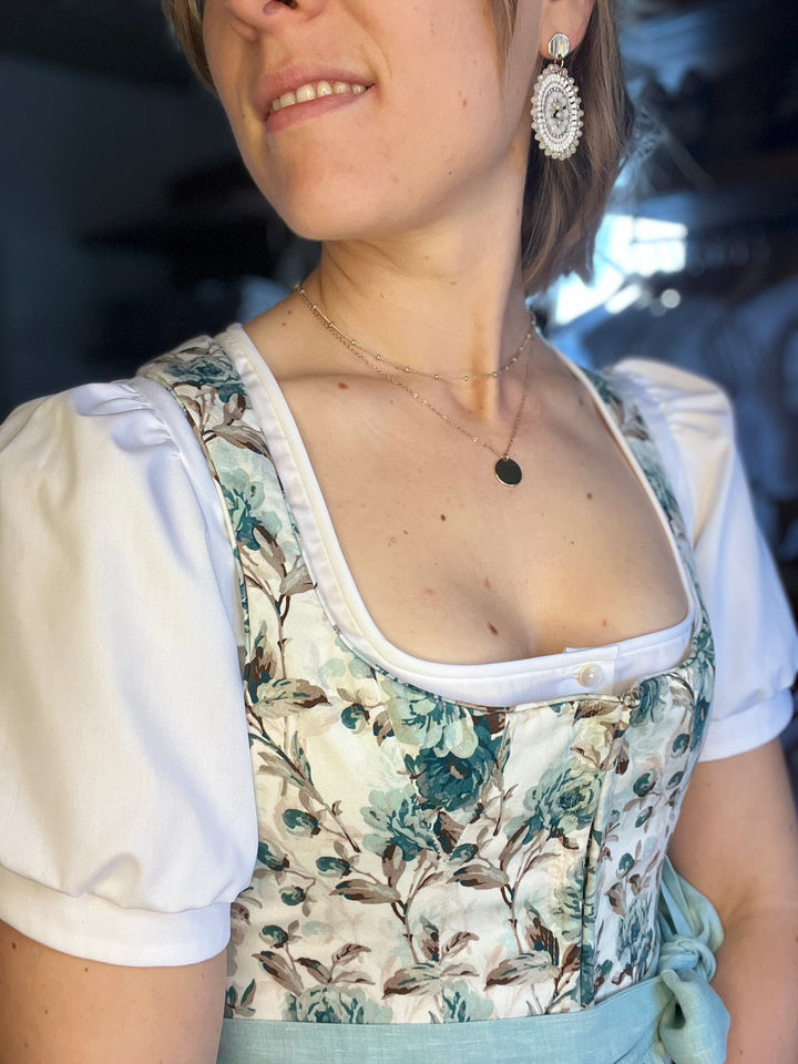 Dirndlbluse INGE - Last Chance